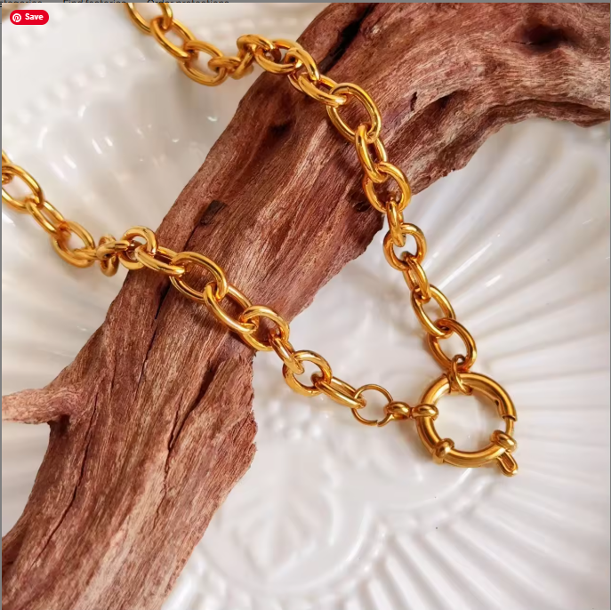 Gold Oval Link Toggle Necklace
