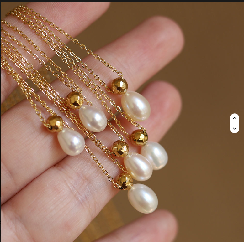 Gold Pearl Pendant Necklace