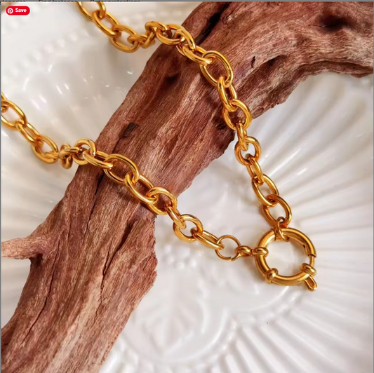Gold Oval Link Toggle Necklace