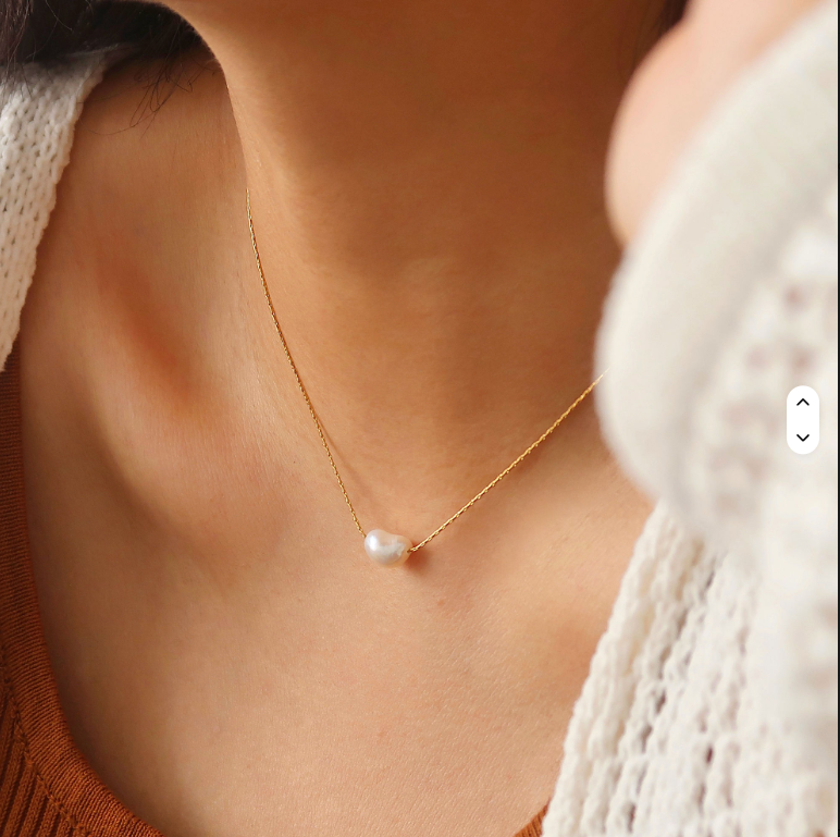 Minimalist Pearl Pendant Necklace