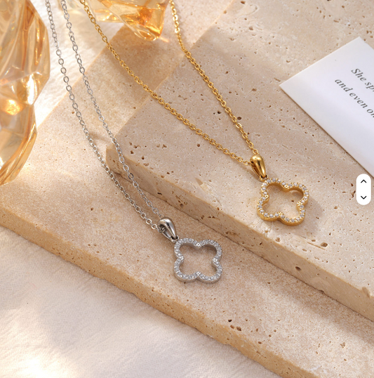 Clover Zircon Pendant Necklace